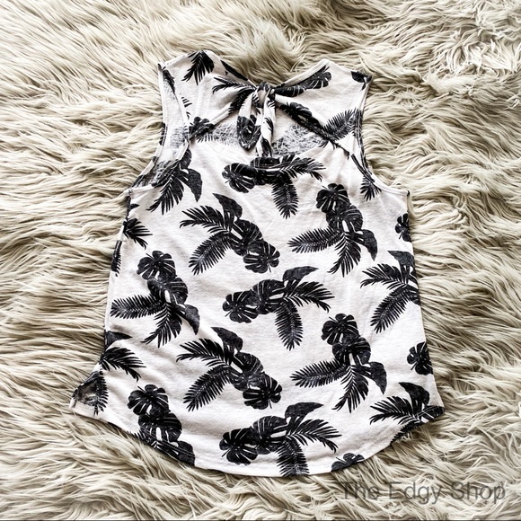 Old Navy | Relaxed Sleeveless Tie Back Top - Picture 2 of 7